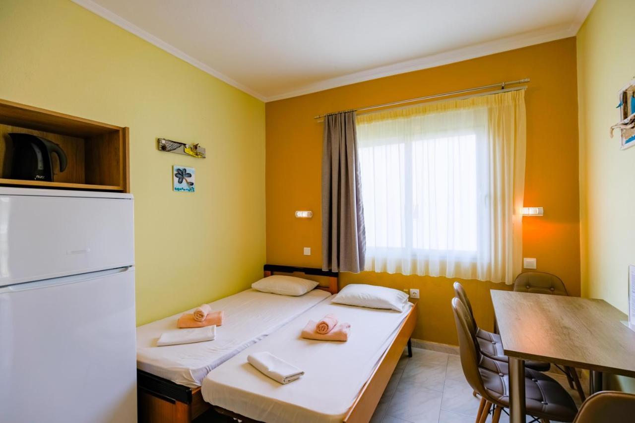 Dionisos Apartments Paralia Dionisiou Exterior foto