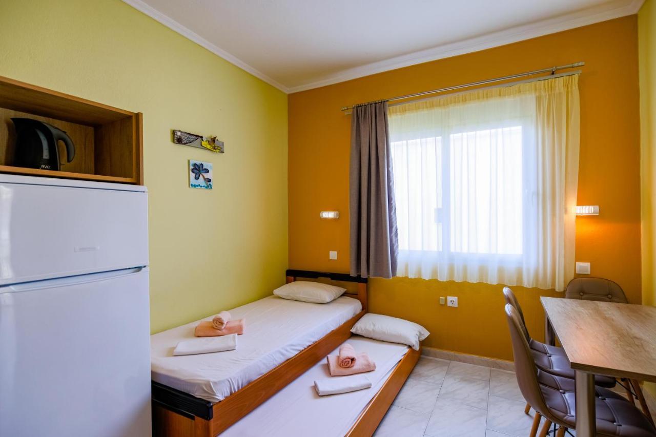 Dionisos Apartments Paralia Dionisiou Exterior foto